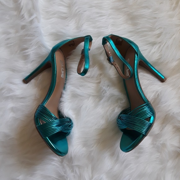 Womens Blue Heels Brand New - Picture 3 of 5